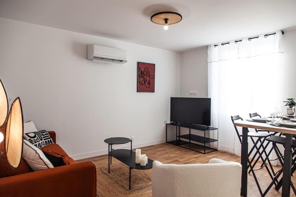L'abstrait-gare/centre, Neuf, Equipe Apartment Chateauroux